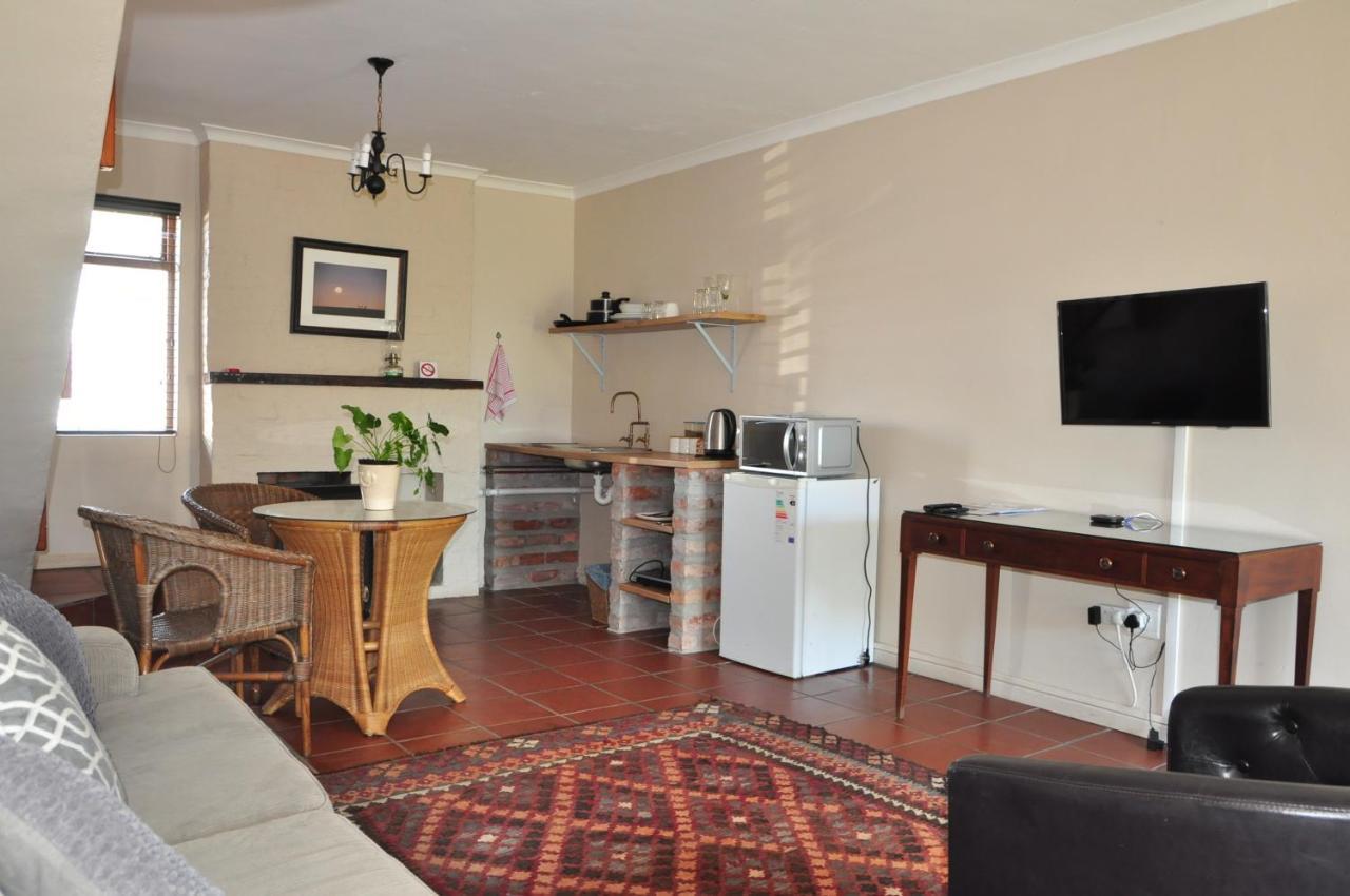 Saxon Lodge Gansbaai Exterior photo