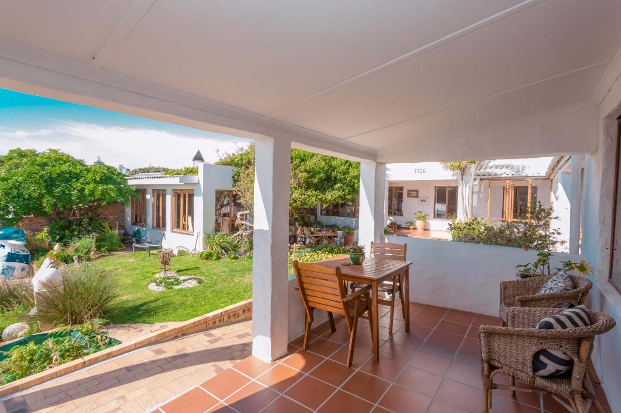 Saxon Lodge Gansbaai Exterior photo