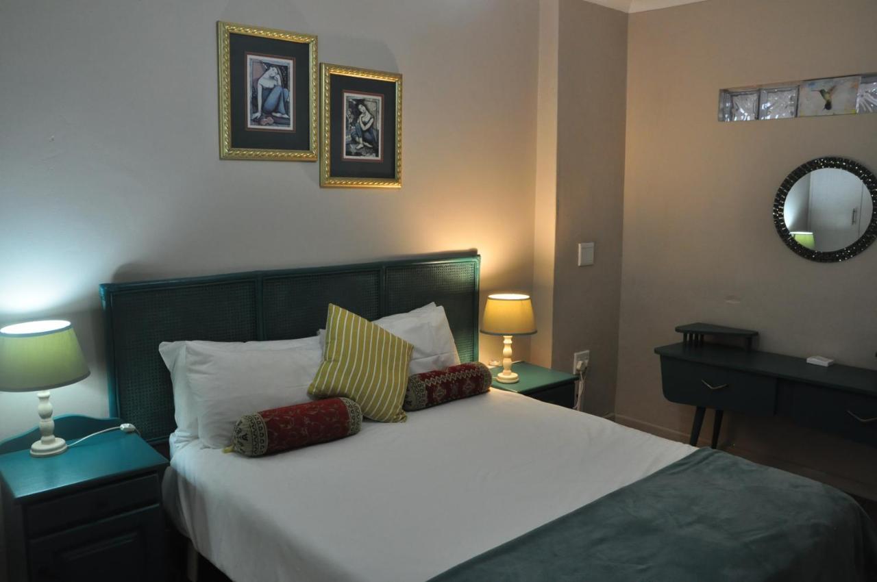Saxon Lodge Gansbaai Exterior photo