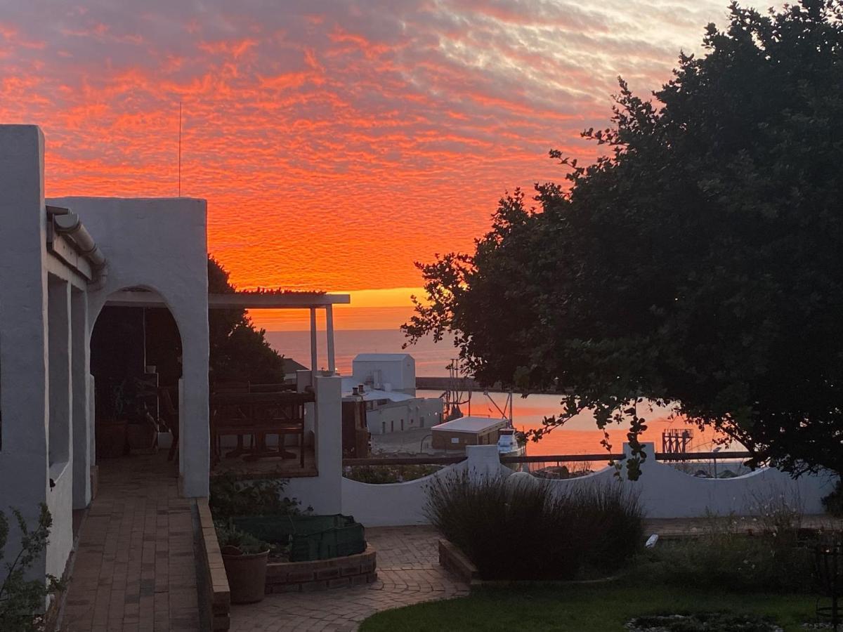 Saxon Lodge Gansbaai Exterior photo