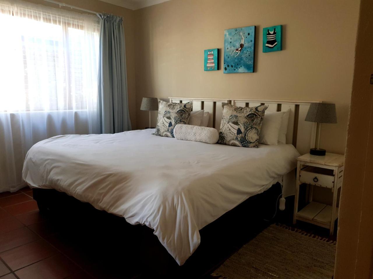 Saxon Lodge Gansbaai Exterior photo