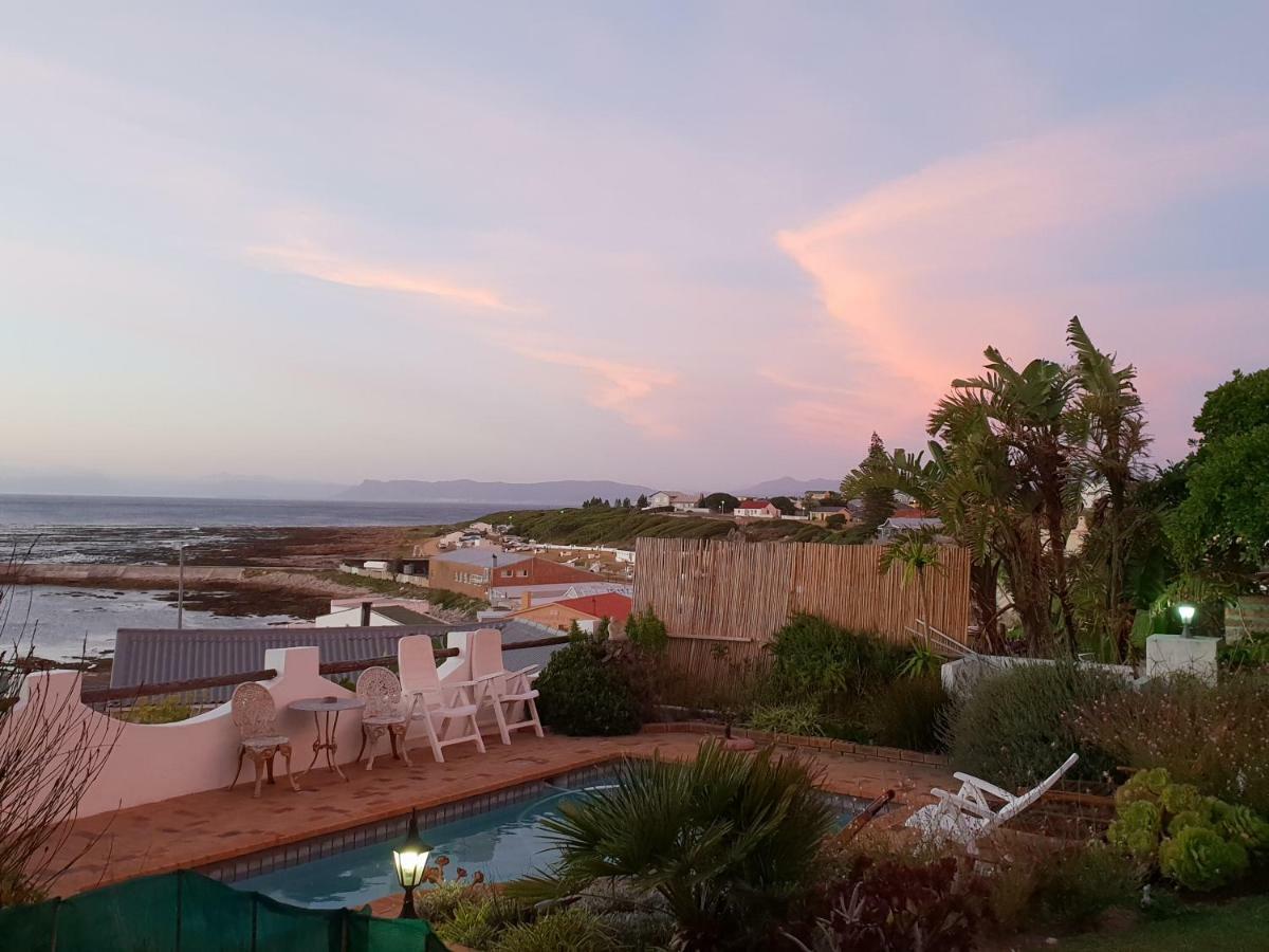 Saxon Lodge Gansbaai Exterior photo
